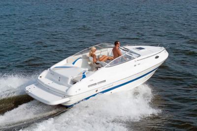 cabin boat for romantic trips